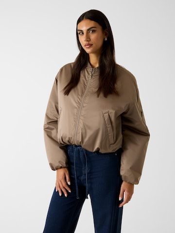 GUESS Jacke in Braun: Vorderseite