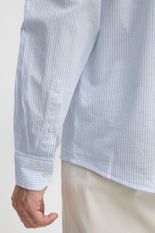 !Solid - Ajuste estrecho Camiseta en azul