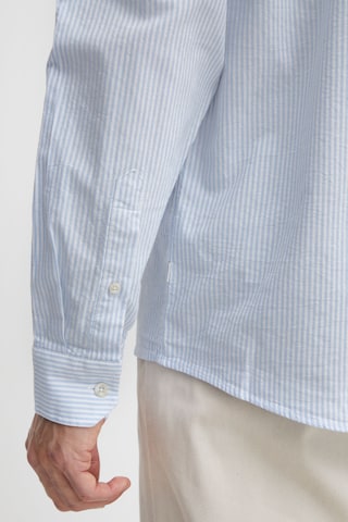 !Solid Slim fit Button Up Shirt in Blue