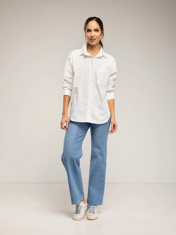 T-shirt 'Camisa básica con apertura atras y bolsillo' Tantra en blanc