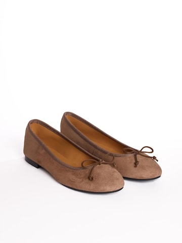 Flarelle Ballerina 'Alisea' in Beige: front