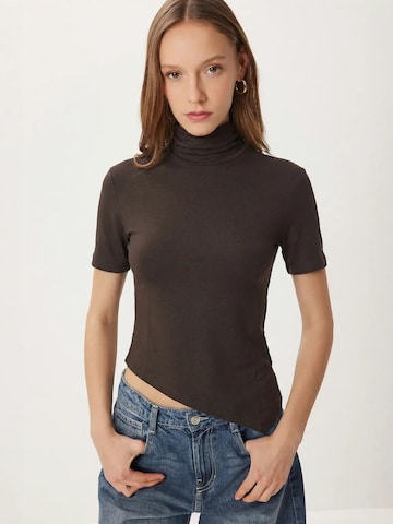 Camicia da donna 'Blusen' di Happiness İstanbul in marrone: frontale