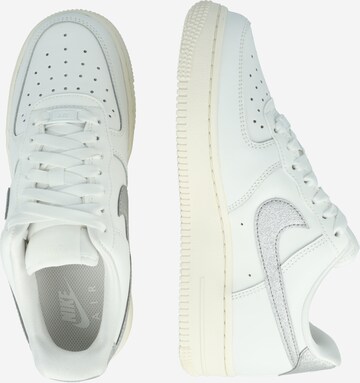 balts Nike Sportswear Zemie brīvā laika apavi 'AIR FORCE 1 07 ESS TRND'