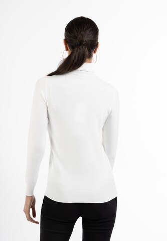 faina Пуловер 'Minya' в бяло