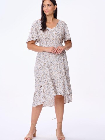 Blue Shadow Kleid‌‌‌‌ in Beige