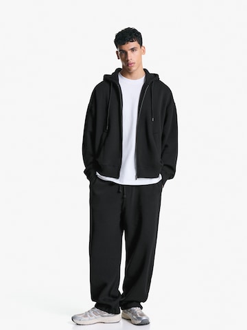 Hanorac de la Bershka pe negru