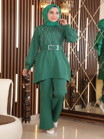 MODAMIHRAM Tunic in Green: front