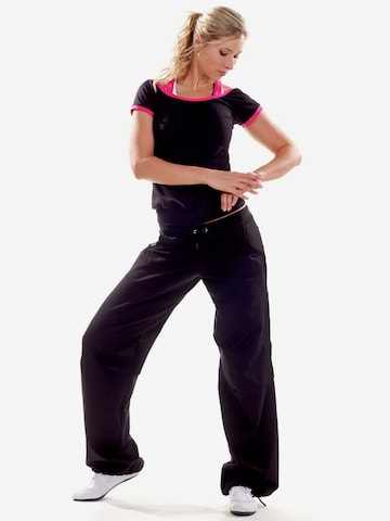 Winshape Ohlapna forma Športne hlače 'WTE9' | črna barva