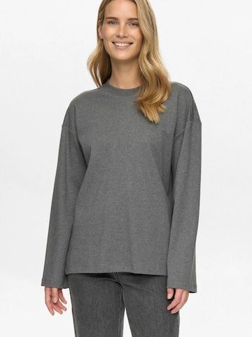 NÜMPH T-shirt ' NUGIRE' in Grau: Vorderseite