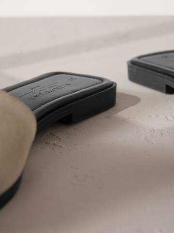 Mule Next en noir
