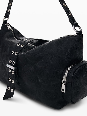 Poșete de la Desigual pe negru