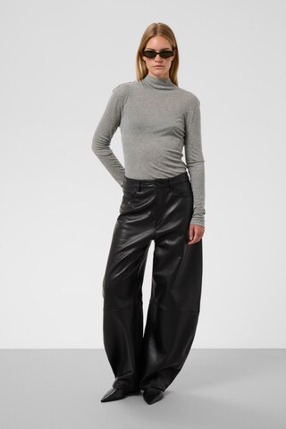 T-shirt 'Lnana' SOAKED IN LUXURY en gris