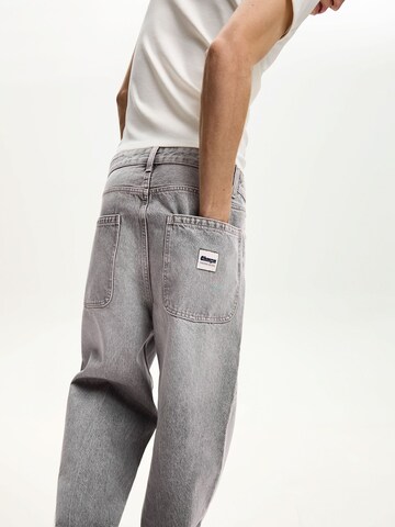 Bershka Ohlapna forma Kavbojke | siva barva