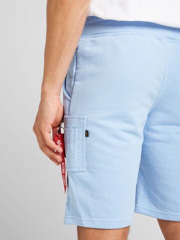 Regular Pantaloni cu buzunare de la ALPHA INDUSTRIES pe albastru