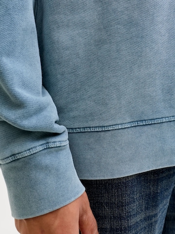 R.D.D. ROYAL DENIM DIVISION Sweatshirt in Blue