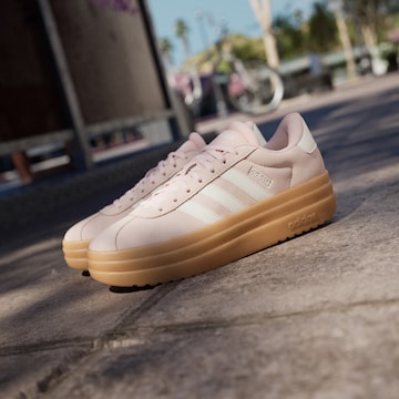 ADIDAS SPORTSWEAR Matalavartiset tennarit 'VL Court Bold' värissä vaaleanpunainen