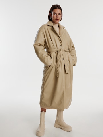 EDITED Płaszcz zimowy 'Yuki' w kolorze beżowy: przód