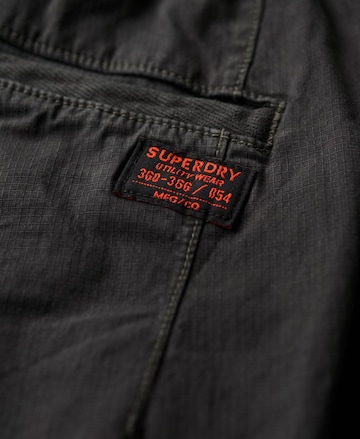 Superdry Tapered Cargobroek 'Para' in Zwart