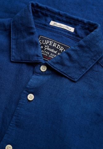 Coupe regular Chemise 'Riviera' Superdry & Co en bleu