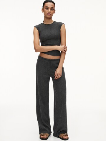 Wide leg Pantaloni di Pull&Bear in grigio