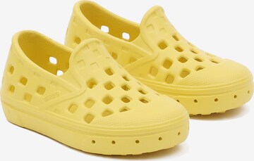 Sneaker di VANS in giallo