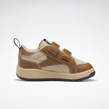 Sneaker di Reebok in marrone