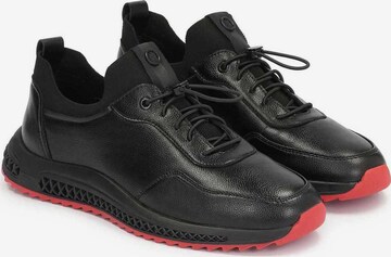 Sneaker low de la Kazar pe negru