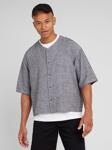 WEEKDAY Comfort fit Button Up Shirt in Grey: front