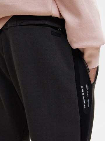 Pull&Bear Tapered Broek in Grijs