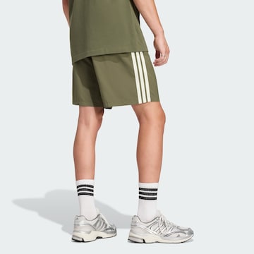 žalia ADIDAS SPORTSWEAR Laisvas Sportinės kelnės 'Essentials Chelsea Lite'