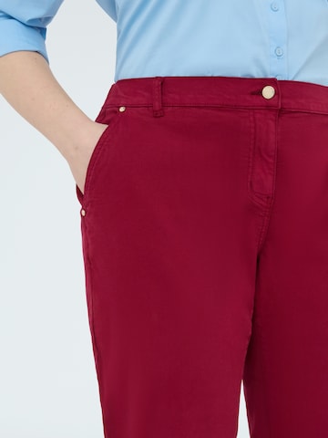 Fiorella Rubino Regular Pants in Red