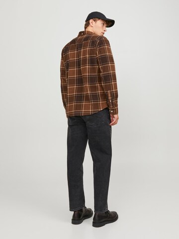 Coupe regular Chemise 'Brook' JACK & JONES en marron