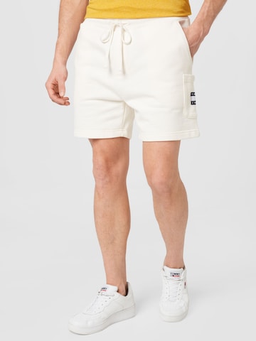 Tommy Jeans Pants in White: front