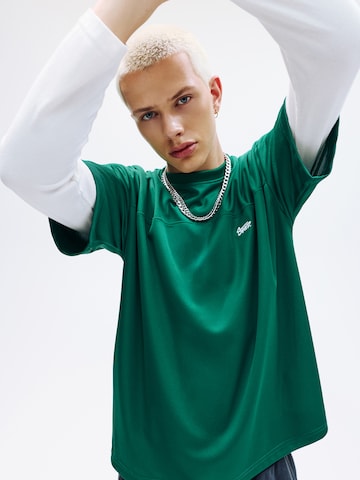 Pull&Bear Koszulka 'STWD' w kolorze zielony