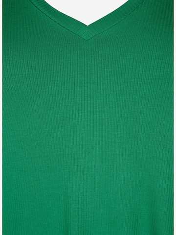 Tricou 'VCarly' de la Zizzi pe verde