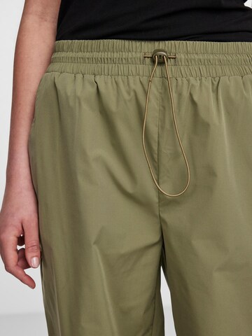 PIECES Tapered Trousers 'FRADINA' in Green