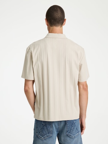 CHASIN' Shirt in Beige