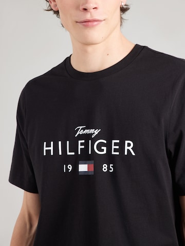 T-Shirt 'BRAND LOVE' TOMMY HILFIGER en noir