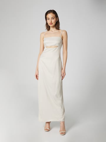 A LOT LESS Evening Dress 'Luise' in White: front