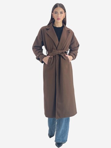 Elara Mantel in Braun
