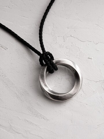 REYTEL Necklace 'INFINITE LOOP' in Silver: front