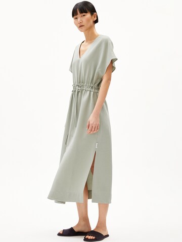 ARMEDANGELS Kleid MAAHOLINA LINO in Grün