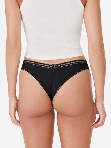 String 'Power' di ETAM in nero