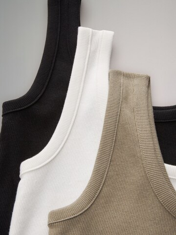 The Set Top in Beige