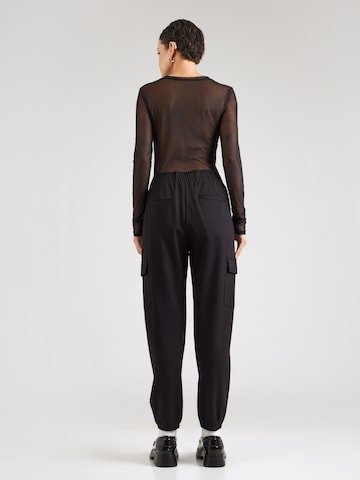 Tapered Pantaloni cu buzunare 'Sa44sha' de la Hailys pe negru
