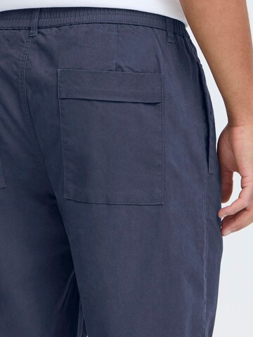 !Solid Regular Chino ' SDLIAM PLEAT ELAST. ' in Blauw