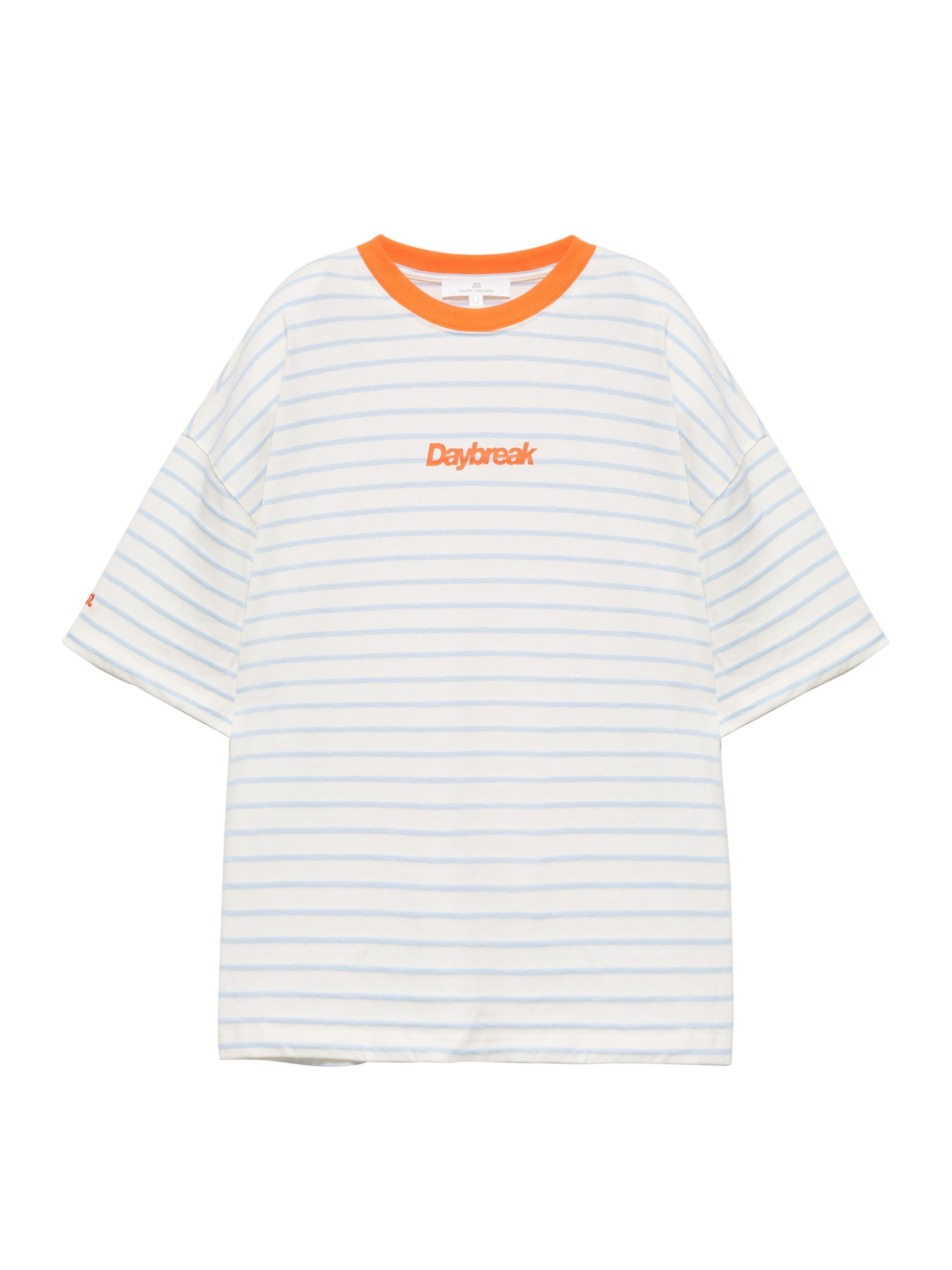 Pull&Bear Shirt in White: front