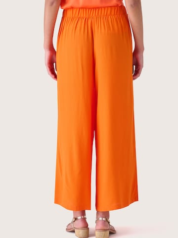 Camomilla Regular Traditional pants 'MEGANE' in Orange