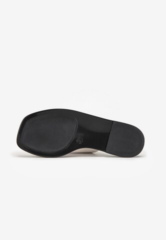 INUOVO T-bar sandals in Beige