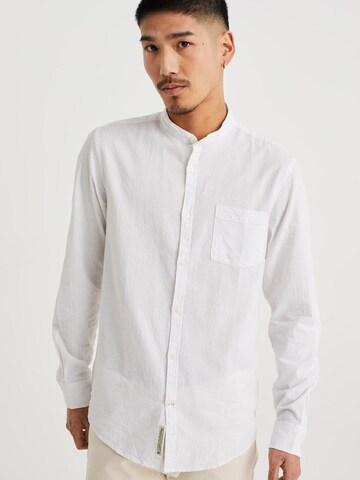 WE Fashion Regular fit Button Up Shirt in White: front